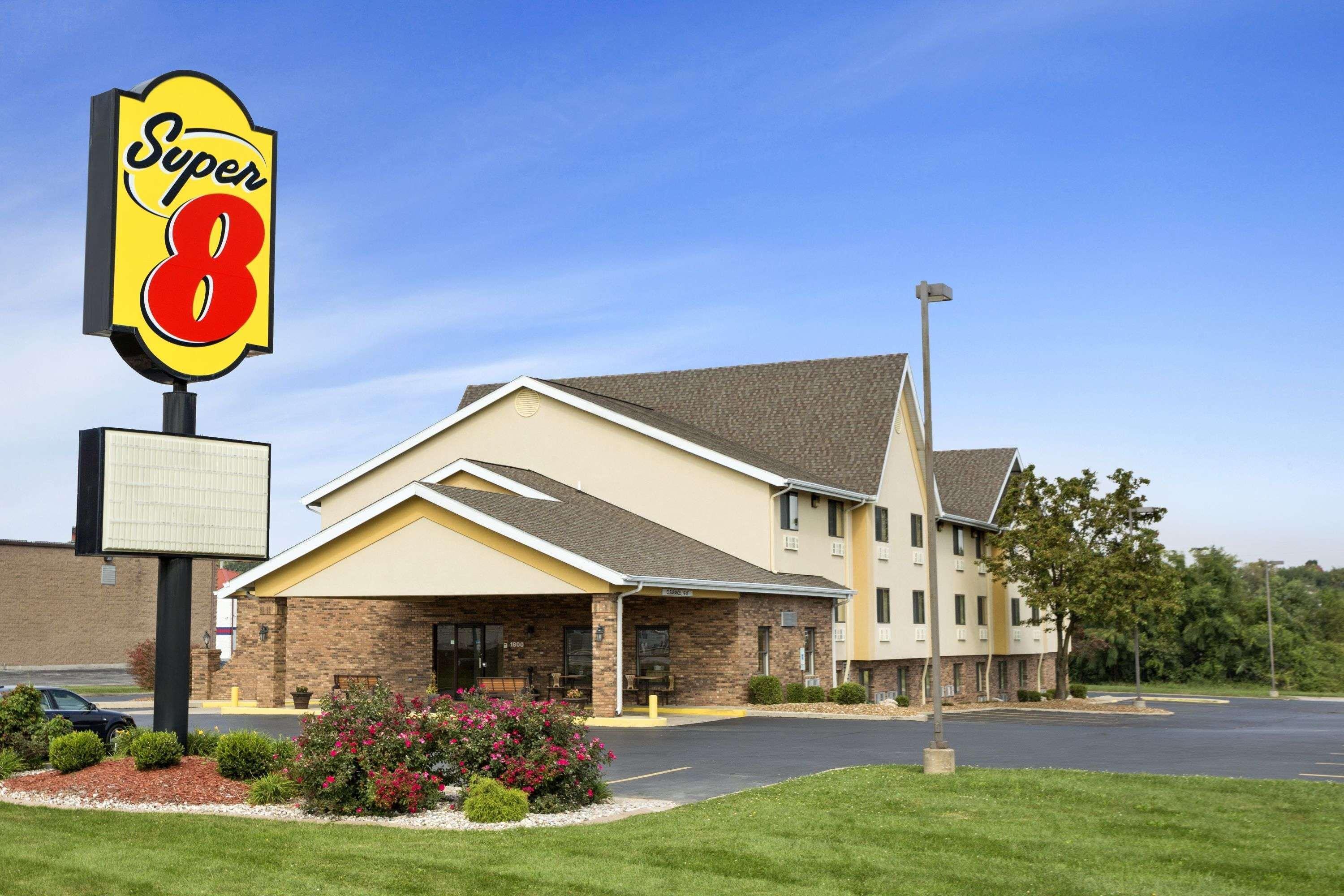 Motel Super 8 By Wyndham Alton Exterior foto